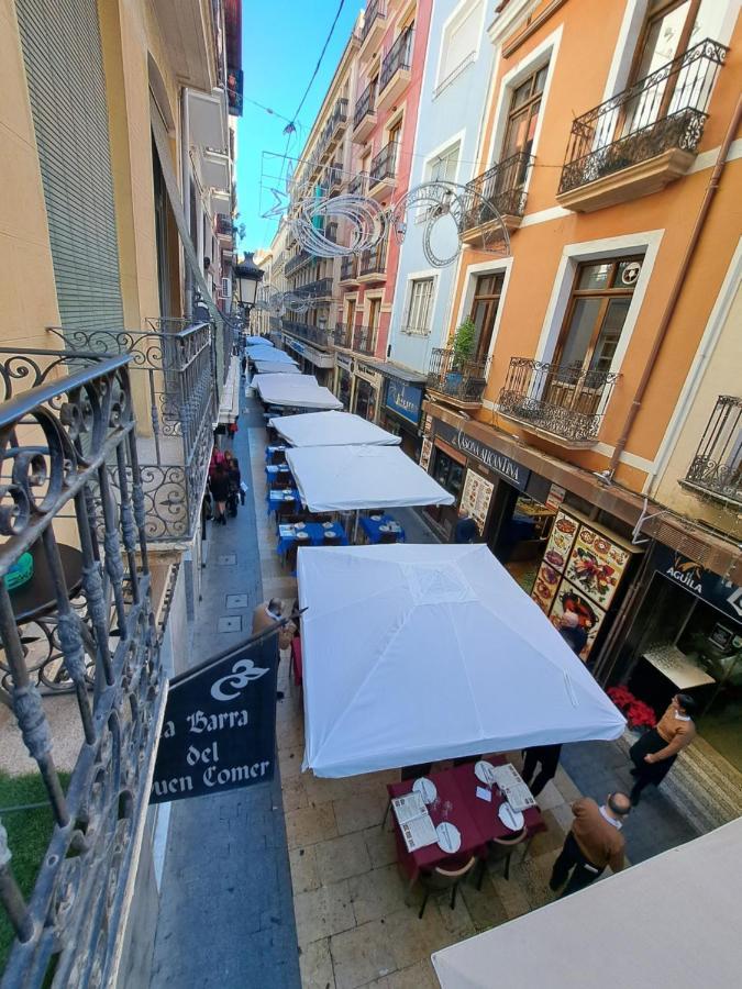 Calle Mayor Next To Beach 알리칸테 외부 사진